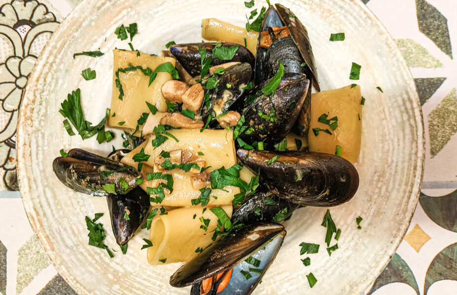 paccheri porcini e cozze, mare e monti, catania, ristorante di pesce, cucina tradizionale siciliana